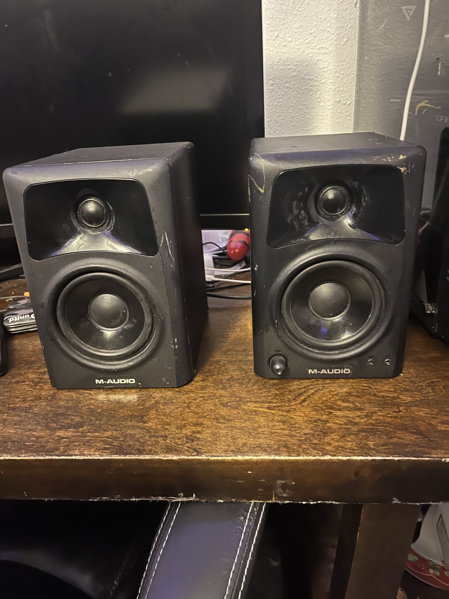 M audio AV42 Speakers