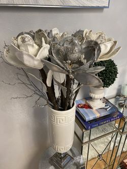 Vase with fake Flowers New