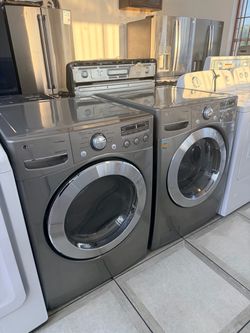 Lg front load washer and gas dryer set