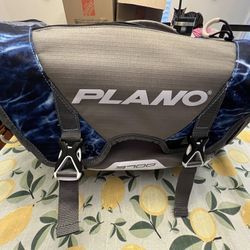 Plano 3700 Tackle bag / box with Extras!