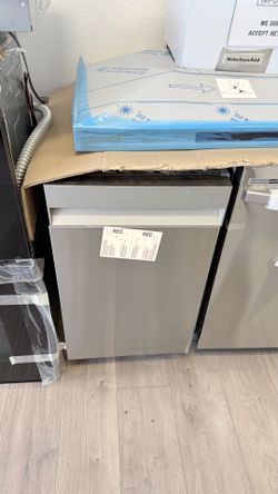 18 INCH WIDE SAMSUNG STAINLESS STEEL DISHWASHER