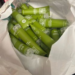 Bag of great Wolf Lodge, shampoo, and conditioning bottles