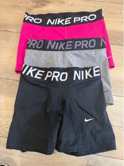 Nike pro shorts women bundle Large