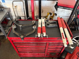 2026 Chevrolet 2500 shocks, torsion keys, and upper control arms