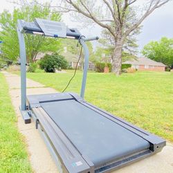 Nordictrack EXP2000 Treadmill With Incline 