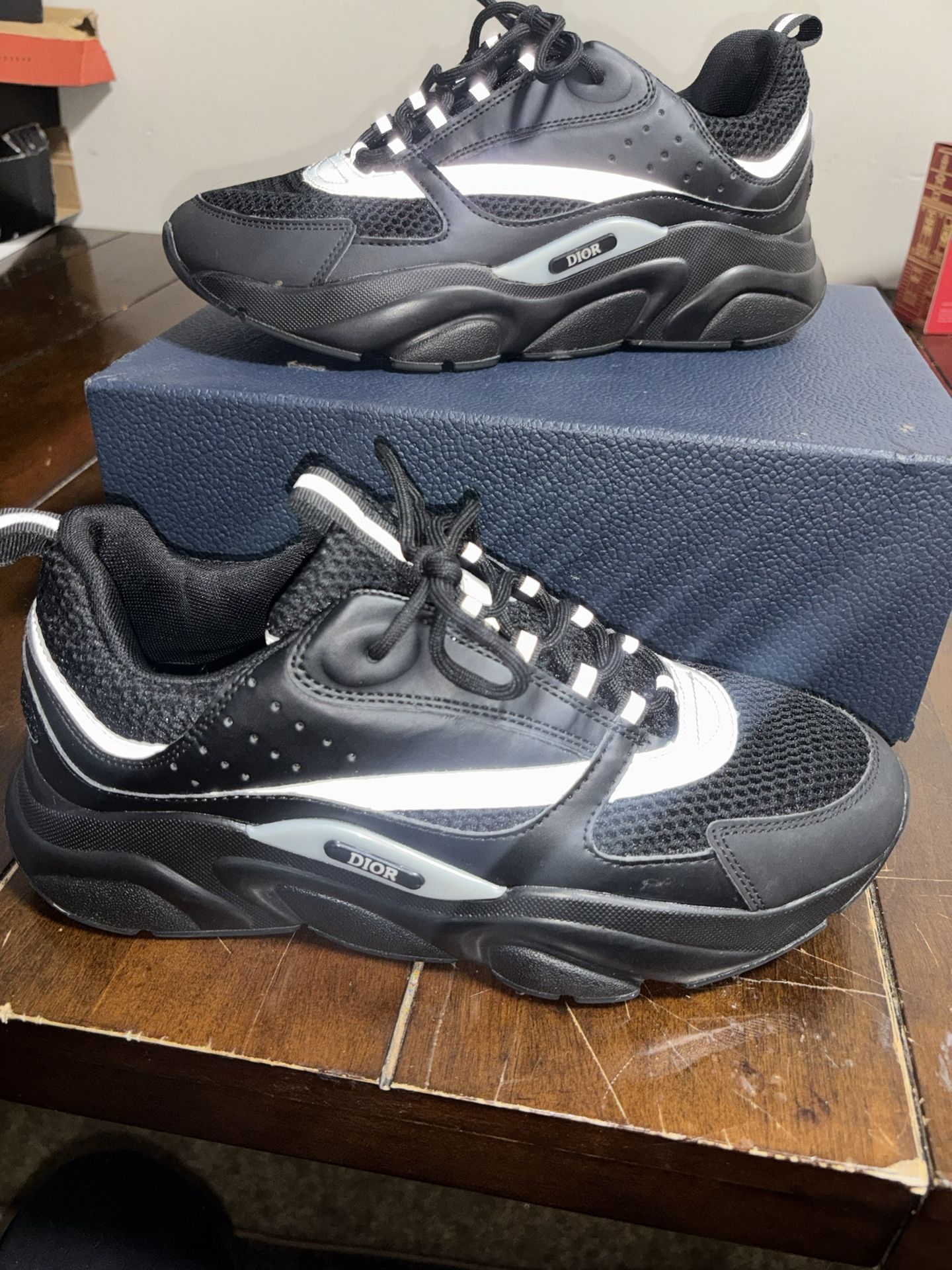Dior B22 Size 10