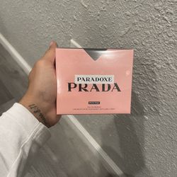 Prada Paradoxe Intense Perfume 