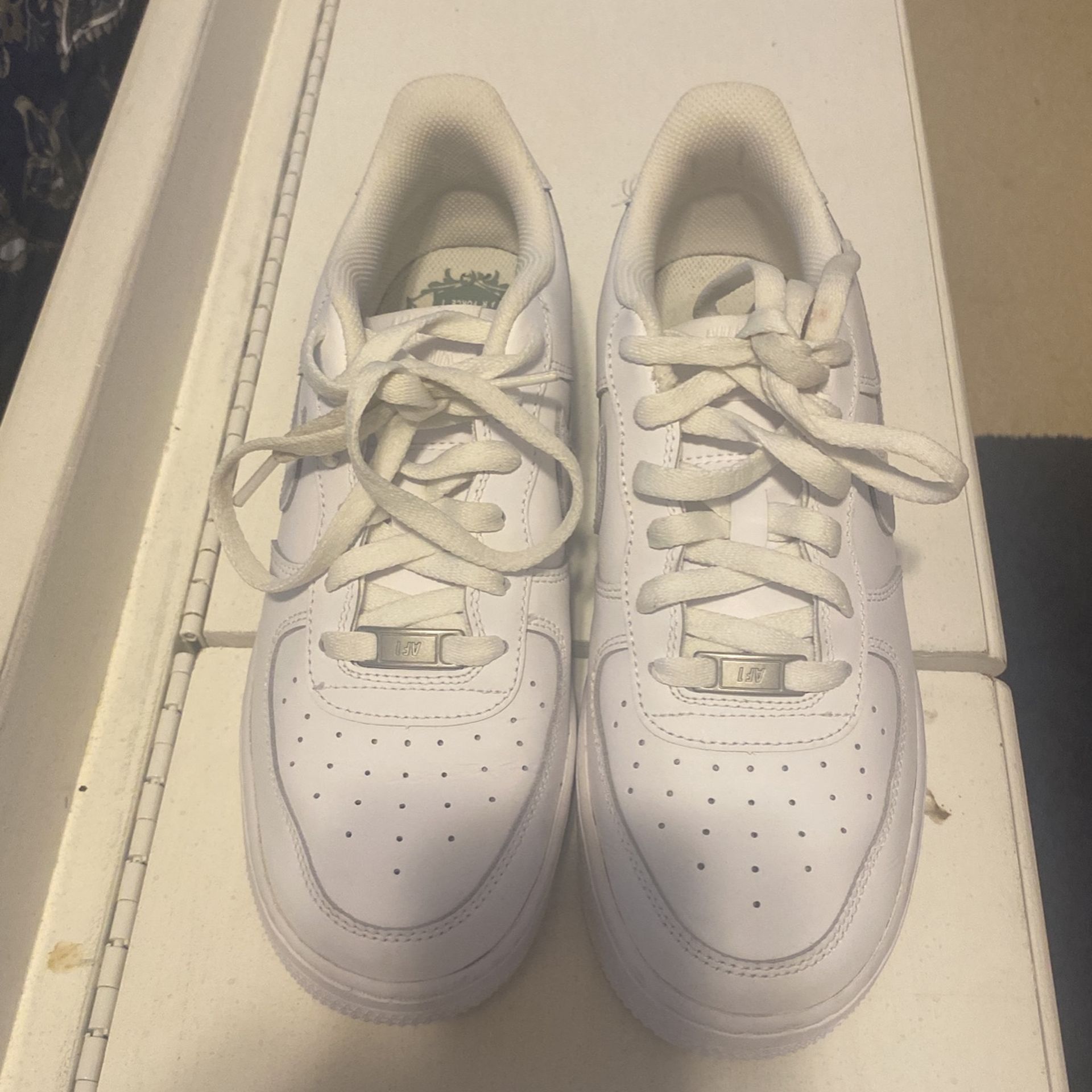 White Air Force Nikesalmost New