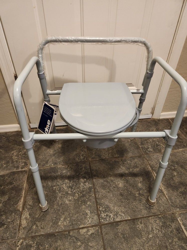 Drive folding commode