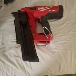Mllwuakee Fuel Framing Nailer 21° 