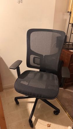Black Mesh Office Chair with Adjustable Armrests