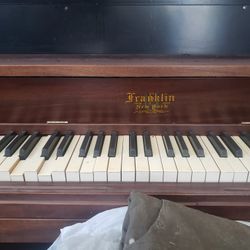 Franklin Piano Antique