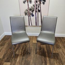 2 Dining Room Table Chair