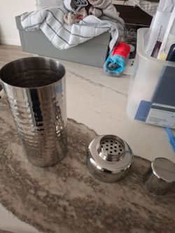 Kitchen drink shaker