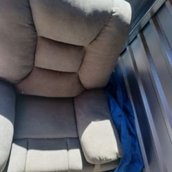 Lift Recliner/ Chair With Heated Vibration Massage