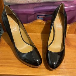 Nice Patent Leather, Michael Kors Pumps. 6 Inch Thick Heel.