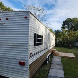 2004 GULFSTREAM CONQUEST 