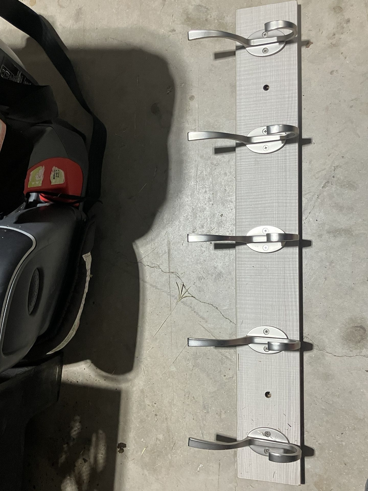 Towel hanger