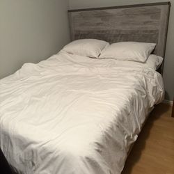 Queen Bedroom Set, Bed frame, Dresser, Mirror, Nightstand 