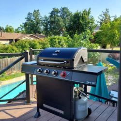 Dyno glo 4-Burner Propane Gas Grill in Matte Black with TriVantage