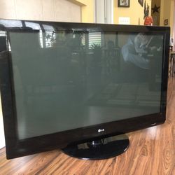 42” LG TV + Roku Stick