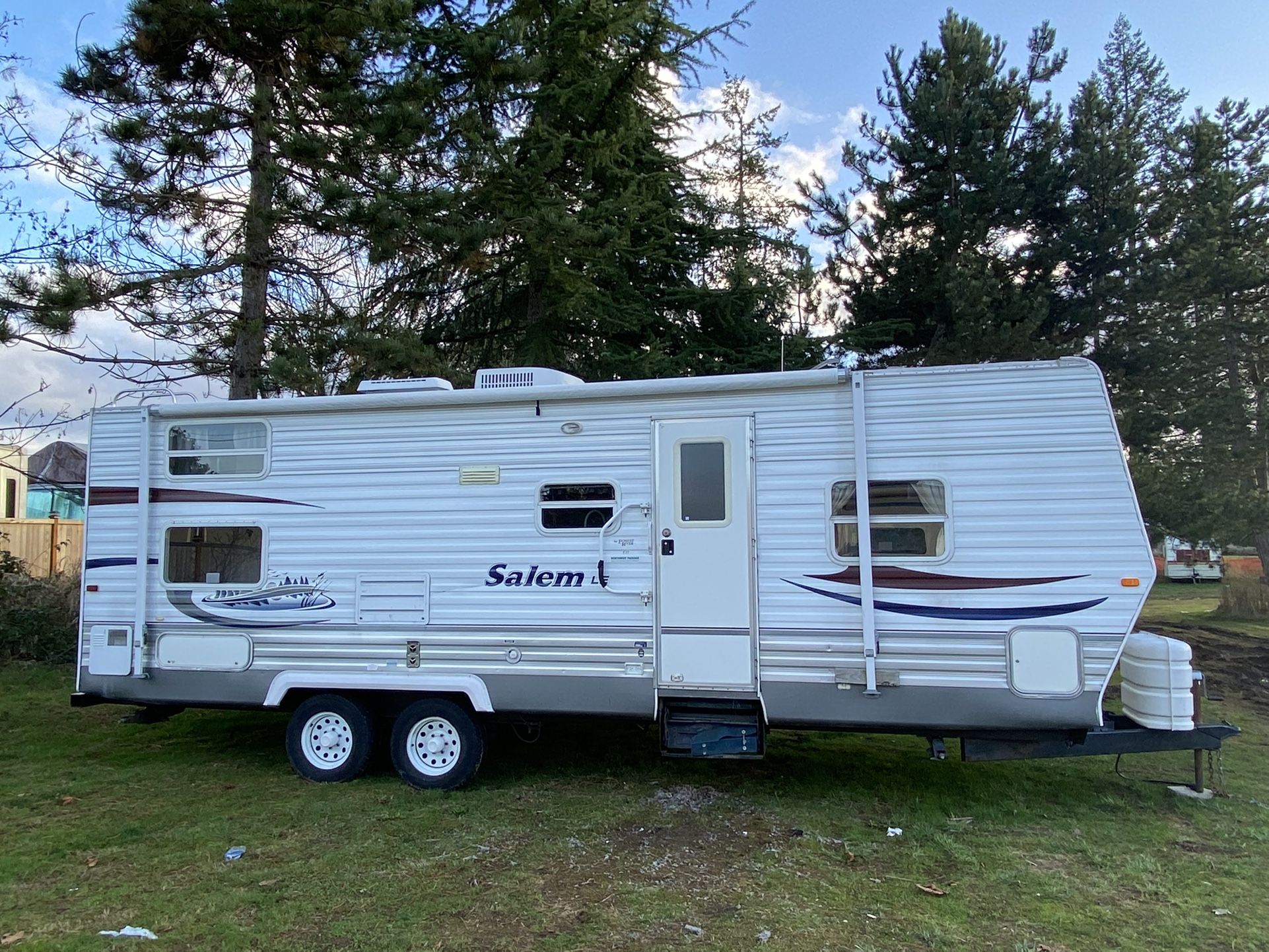 2006 Salem By Forest River 27ft With Super slide In Great Shape Very Clean