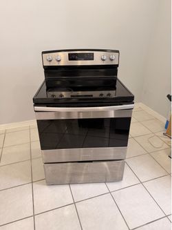 Amana 30” Electric Glass Top Range/Stove – Stainless Steel – Works Great – $100