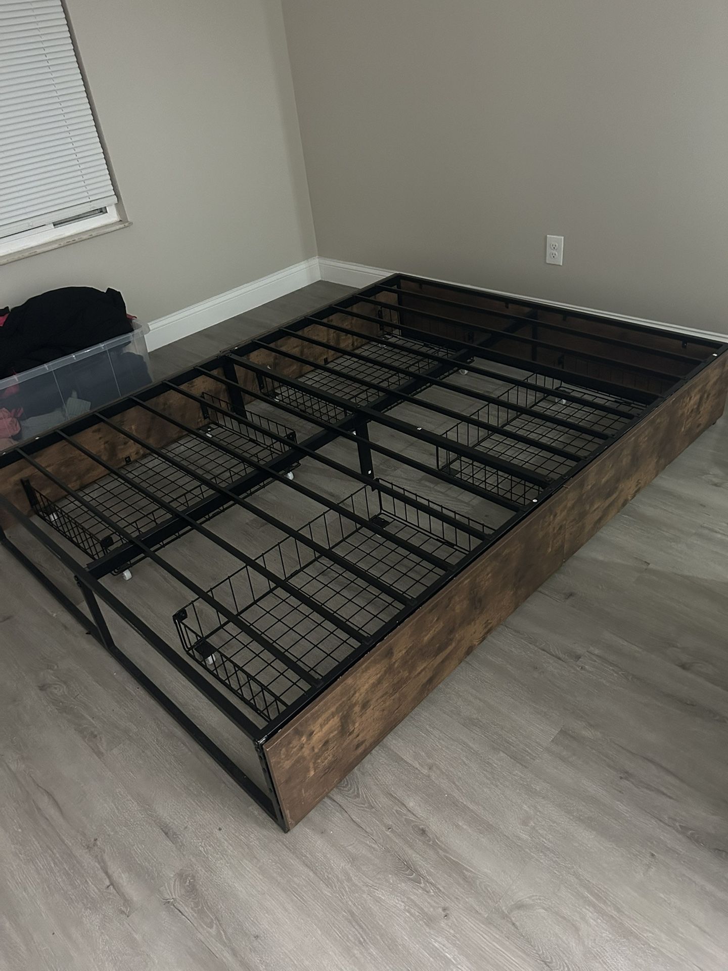 Queen Size Bed Frame And Side Stands