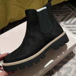 Brand New - Chinese laundry Boots