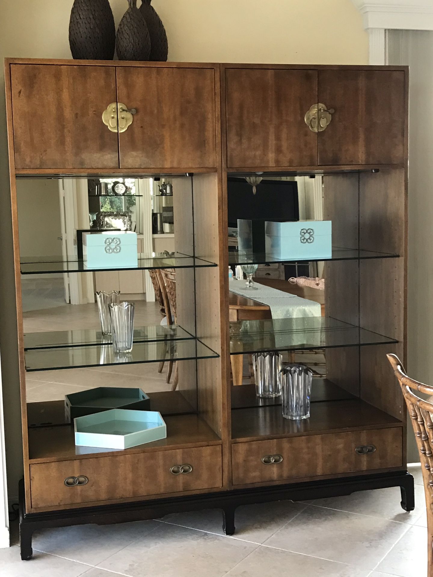Dining cabinets
