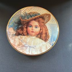 The Franklin Mint Hanau Doll Museum “The Antique Doll Limited Edition Plate #I2482