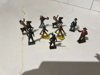 8 Antique Lincoln Logs, Cowboys And Indian