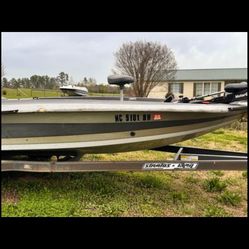 89 Stratos Bass Boat 
