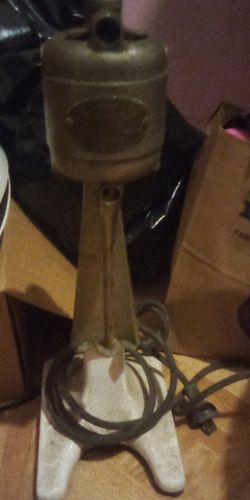 Arnold's  vintage mixer make me an offer $$  