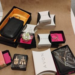 NEW Jewelry & Leather Zippered Key Holder