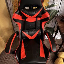 Gaming Chair  Hardly Used