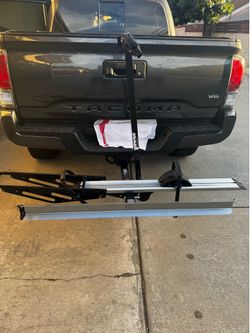 Young Electric Single Bike Hitch Rack with Ramp – 100 lb Capacity – Like New