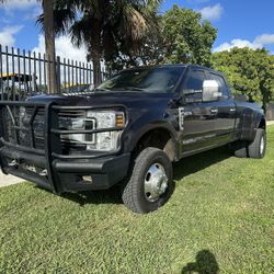 2018 Ford F350 Super Duty Crew Cab XLT DUALLY