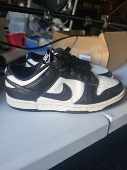 Black and white Nike dunk low