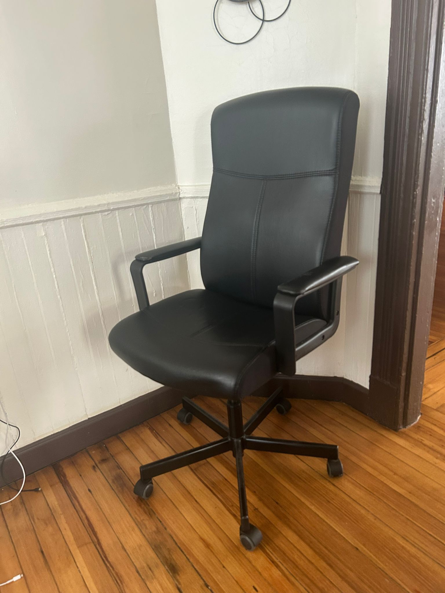 Black Office Chair – Adjustable & Comfy, Great Condition