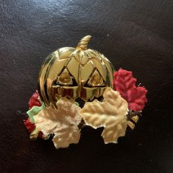 Avon Vintage Pumpkin Pin