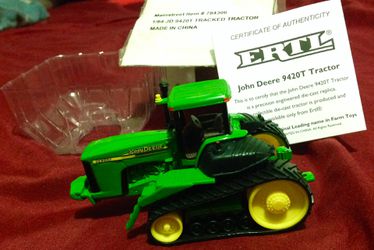 ERTL/Mainstreet Item #7843606: 1/64 John Deere 9420T Tracked Tractor - New