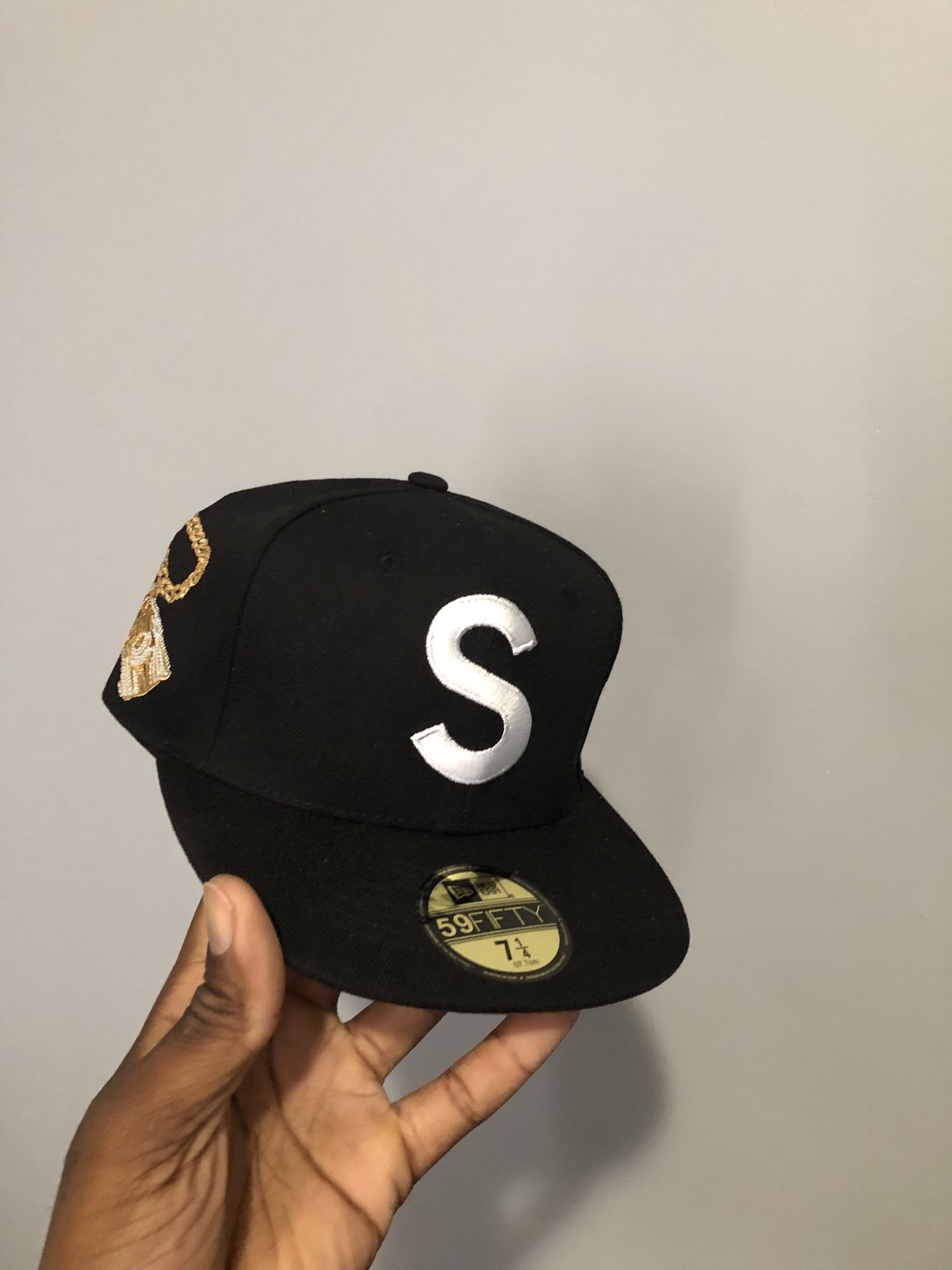 Supreme Fitted 7 1/4