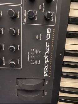 Dave Smith Instruments Prophet 08