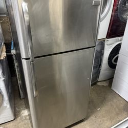 30” Refrigerator Top Freezer Stainless Steel 18 Cu Ft 