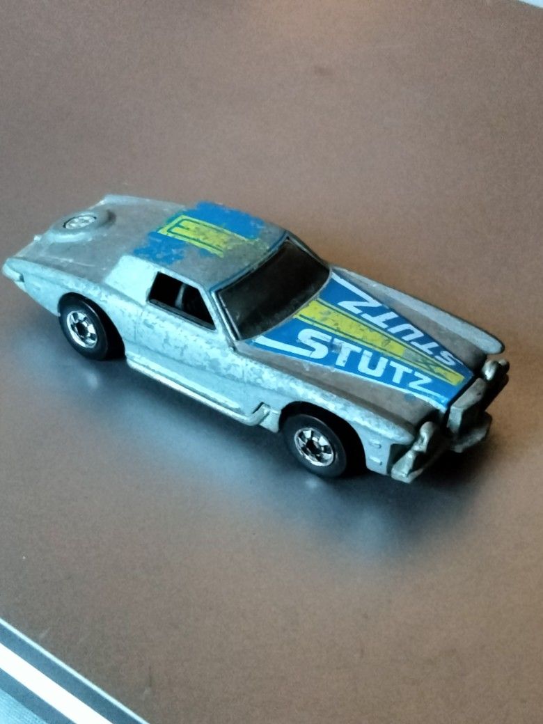 1980 Hot Wheels "Stutz Blackhawk" - #1126