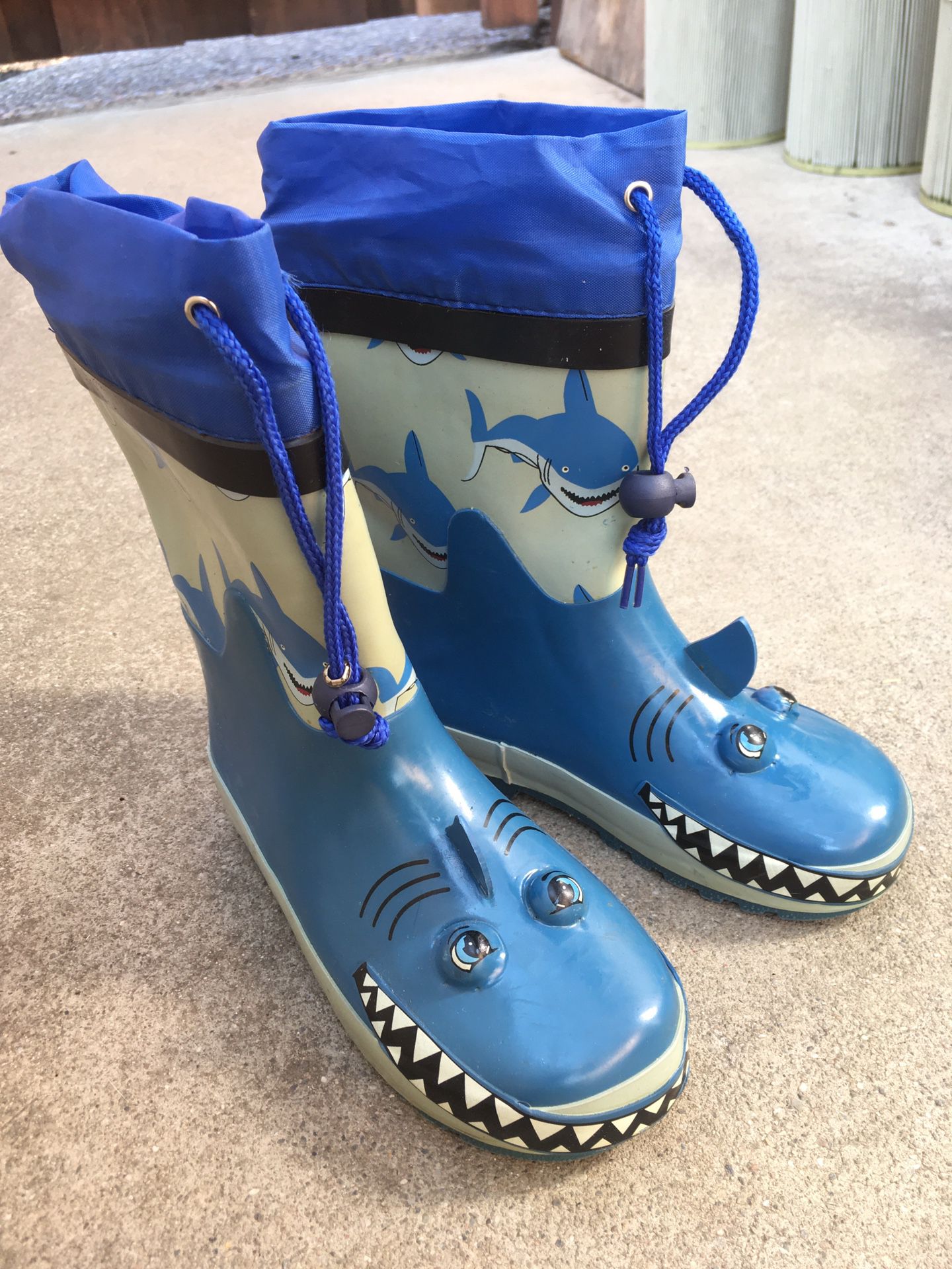 Rain boots kid size 13 / 31