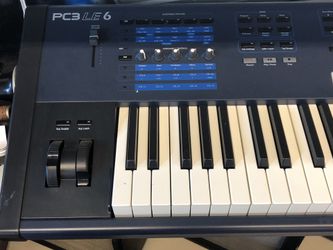 Kurzweil PC3 LE6 Keyboard*For Parts