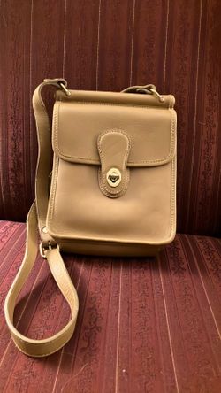 Tan Leather handbag. Generic