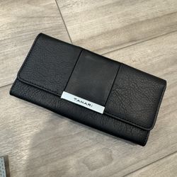 New Tahari Royal Flush Clutch